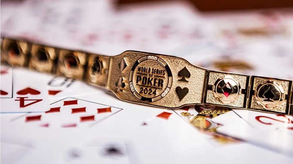 丹牛第八條WSOP金手鏈 只差一步! 決賽桌穩(wěn)坐CL卻意外墜馬