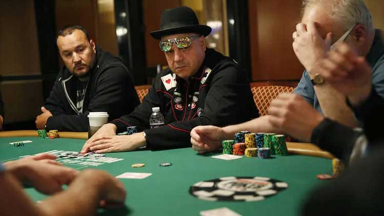 撲克錦標(biāo)賽玩家 要注意的八個(gè)致命錯(cuò)誤