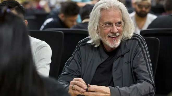 73歲德州撲克牌手 在俱樂部打比賽時離世 曾是大學教授