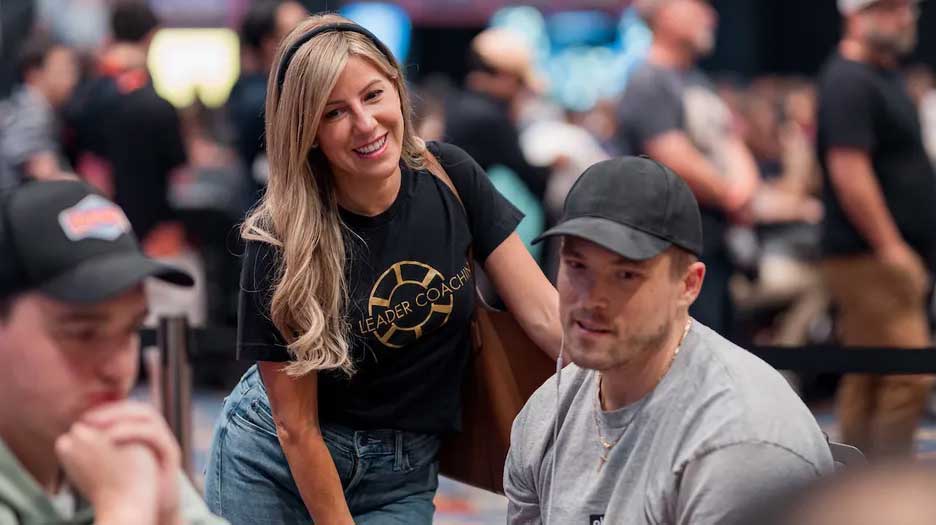 Foxen夫婦 一周雙冠! Alex Foxen線下?lián)淇速愂驴偑劷鹜黄?570萬美元