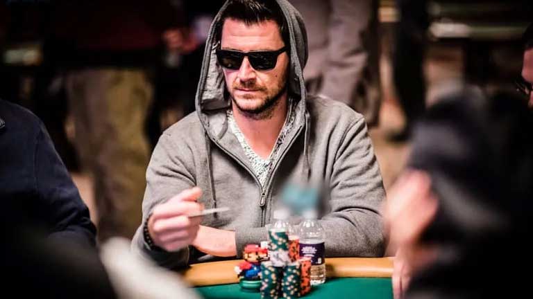 德州撲克牌桌技巧 利用這個(gè)”誠(chéng)實(shí)”的行動(dòng)就能贏更多