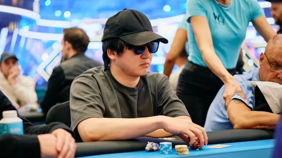 WSOP主賽事詐唬 世界第一棄掉三條K引發(fā)全網(wǎng)群嘲