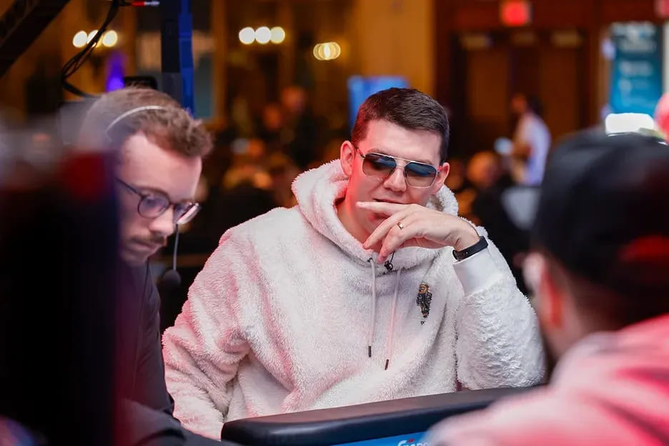 WSOP主賽事詐唬 世界第一棄掉三條K引發(fā)全網(wǎng)群嘲